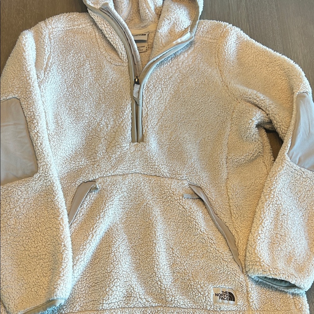 The North Face women’s Cream Sherpa‎ Zip-Up Sweater